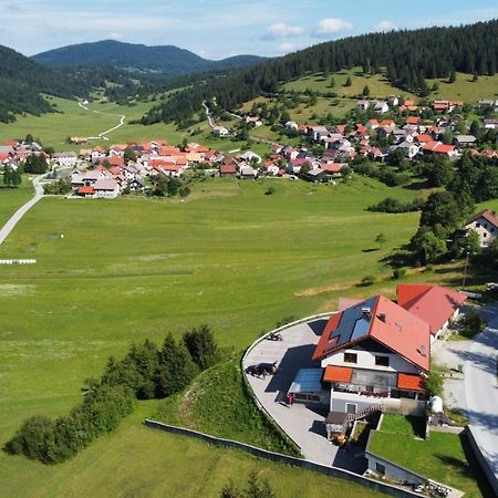 Hotel And Restaurant Ana Hrib-Loški Potok エクステリア 写真
