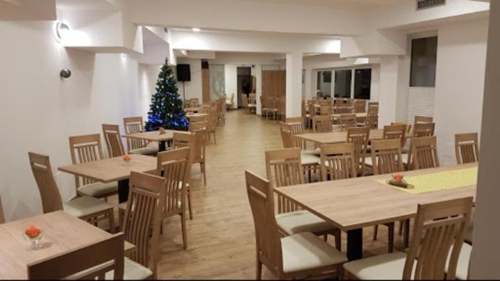 Hotel And Restaurant Ana Hrib-Loški Potok エクステリア 写真