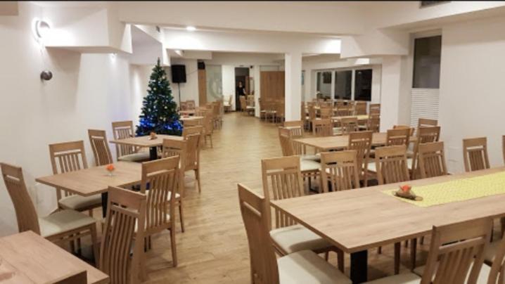Hotel And Restaurant Ana Hrib-Loški Potok エクステリア 写真